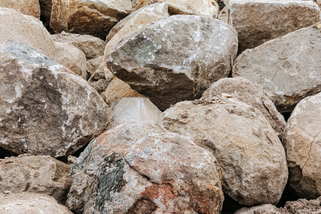 Trans Part Rocks Field Granite Rocks | Granite Rocks | Granite Garden Rocks - Transrock