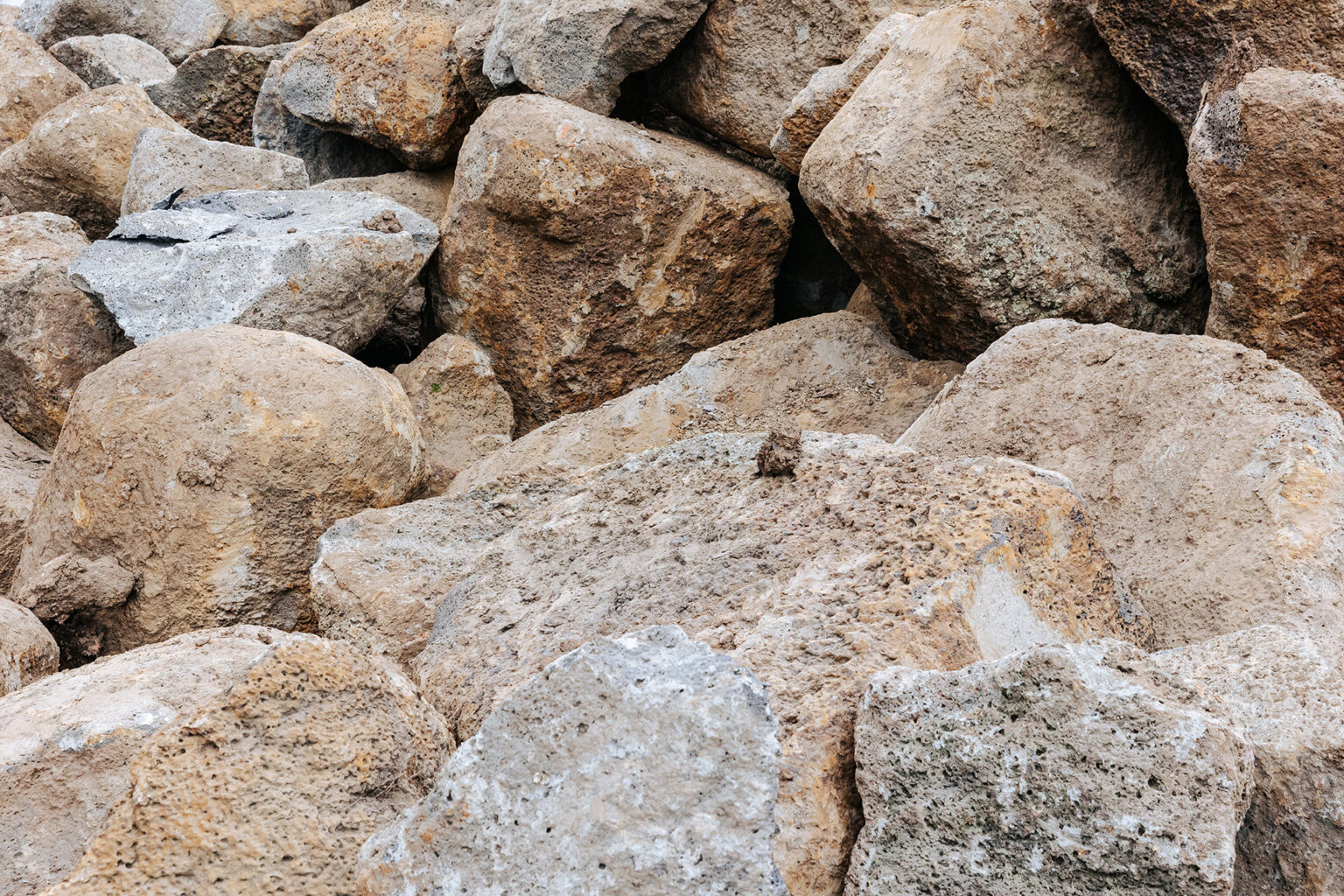 Trans Part Rocks Local Basalt Rocks | Basalt Rocks | Basalt Landscaping Rocks - Transrock