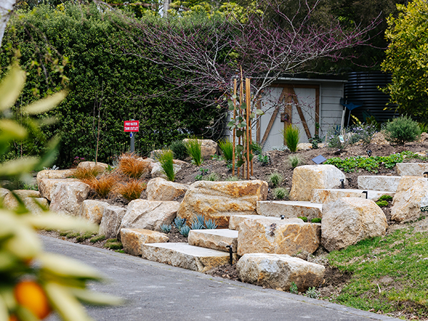 Honey granite landscape rocks by Transrock