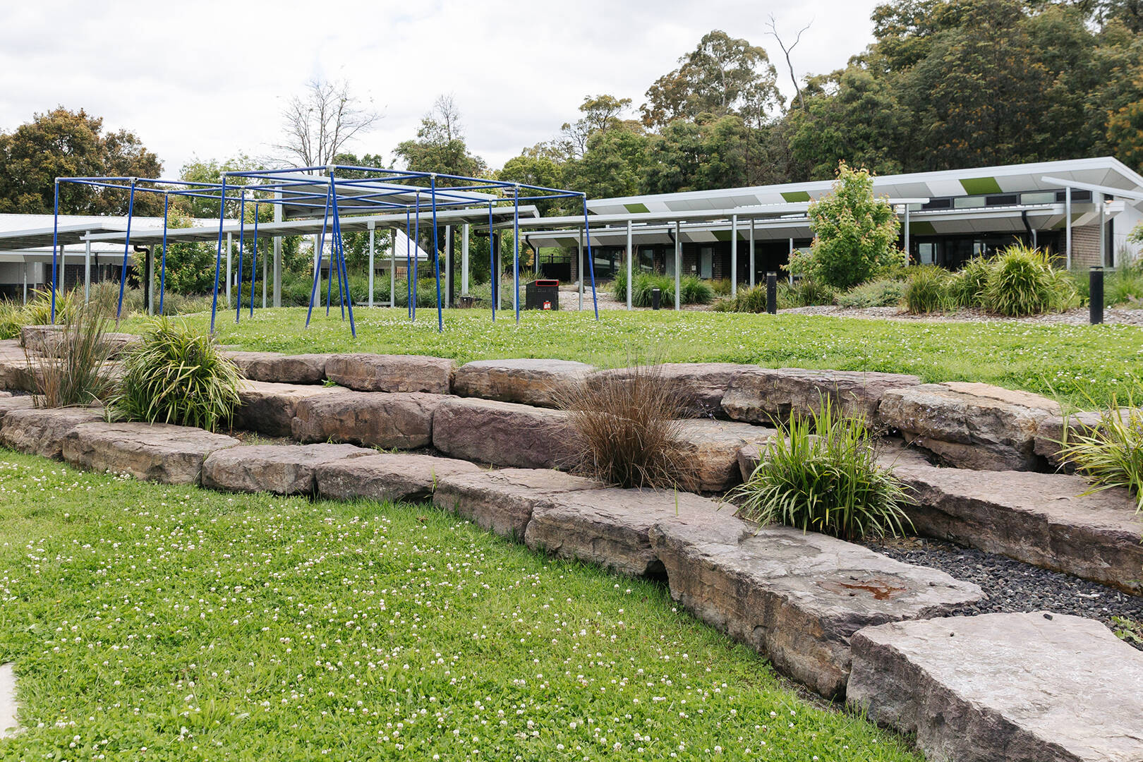 Pink Mudstone retaining rock wall by Transrock